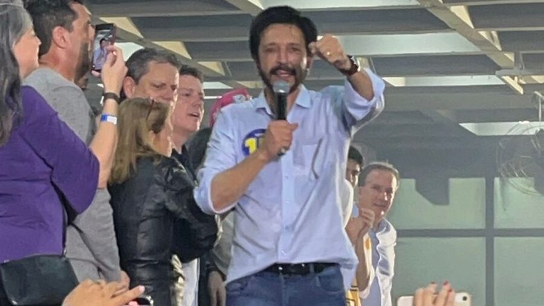 Alívio, comemoração e gritaria: os bastidores da vitória de Nunes