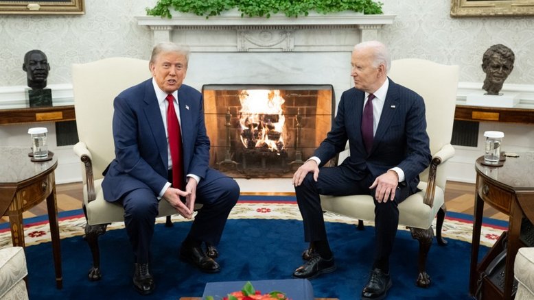 O presidente dos EUA, Joe Biden, se encontra com o presidente eleito dos EUA, Donald Trump, no Salão Oval da Casa Branca em Washington, DC