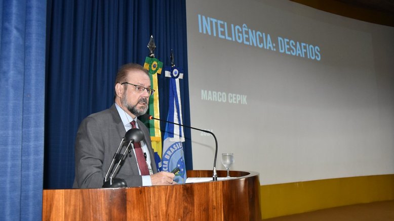 Professor da UFRGS vira o n° 2 da Abin