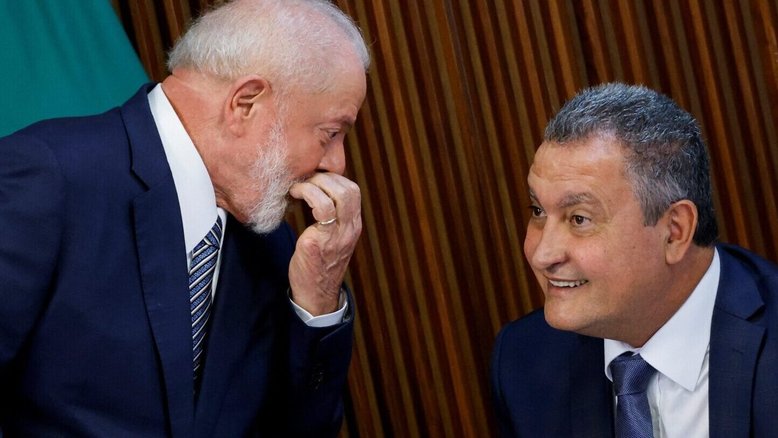 Ministros se reúnem na Casa Civil para discutir corte de gastos