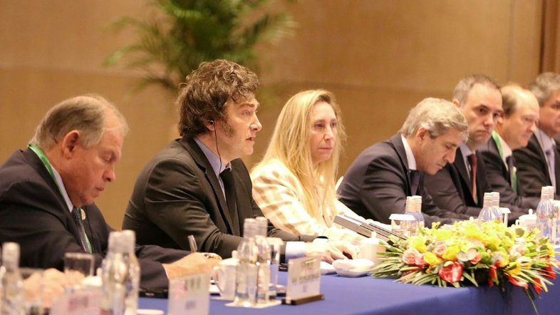 Presidentes de China e Argentina têm reunião bilateral no G20