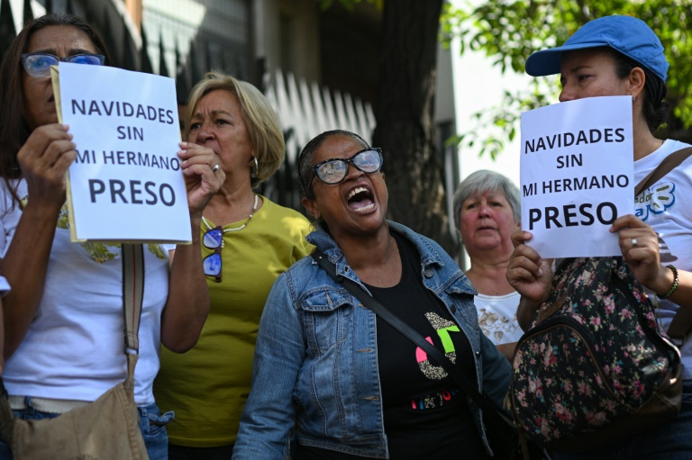 'Natal sem meu filho preso!': familiares exigem libertação dos detidos em protestos na Venezuela