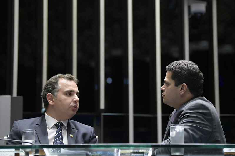 Senadores Rodrigo Pacheco (PSD-MG) e Davi Alcolumbre (União-AP)