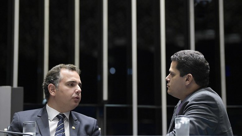 Senadores Rodrigo Pacheco (PSD-MG) e Davi Alcolumbre (União-AP)