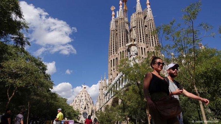 Barcelona aposta na volta do turismo de massa