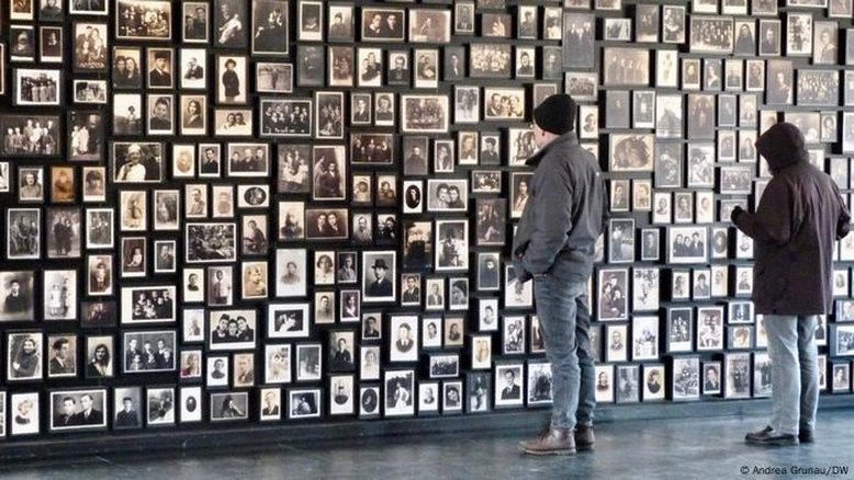 Auschwitz lança site de pesquisa de vítimas do Holocausto