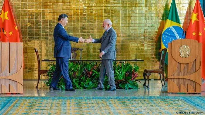 Brasil e China assinam 37 acordos, sem adesão brasileira à Rota da Seda
