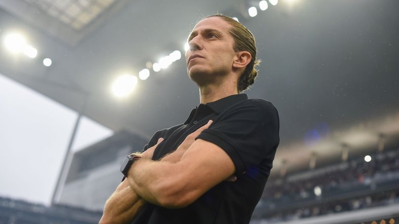 Filipe Luís festeja classificação e aponta Flamengo em 'reconstrução'