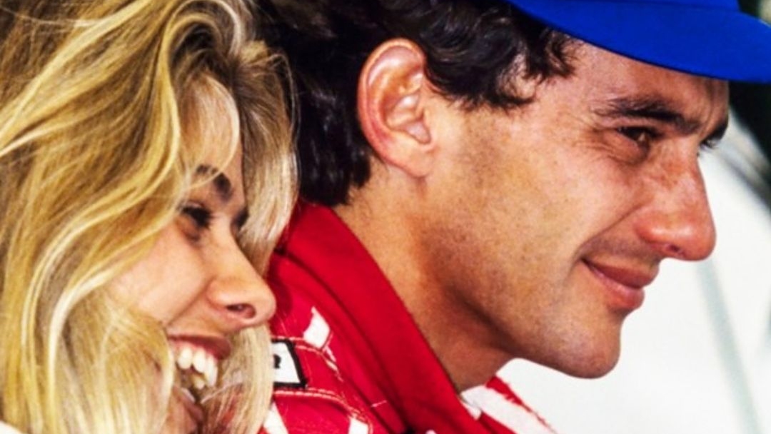 Adriane Galisteu faz homenagem para Ayrton Senna nas redes sociais: 'Emocionante'