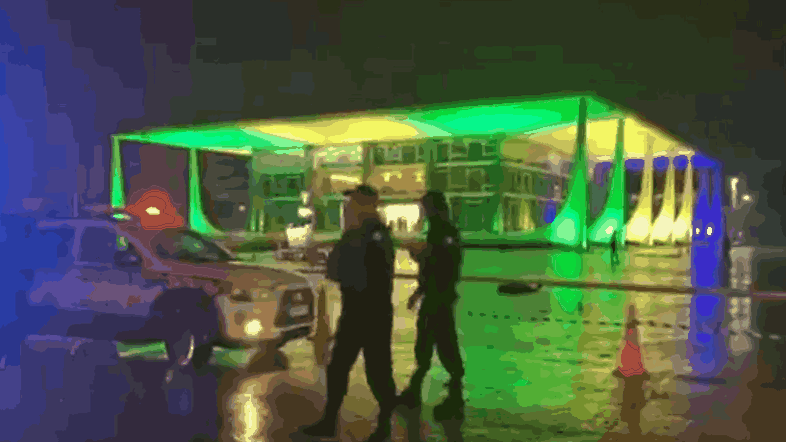 Polícia atua em local onde artefato explodiu em Brasília | Reprodução/X