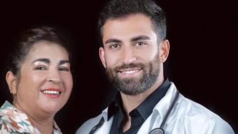 Carlos Eduardo Aquino e a mãe, Eliana de Lima Tavares Cardoso