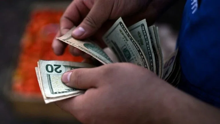 Bancos centrais se reposicionam diante da alta do dólar