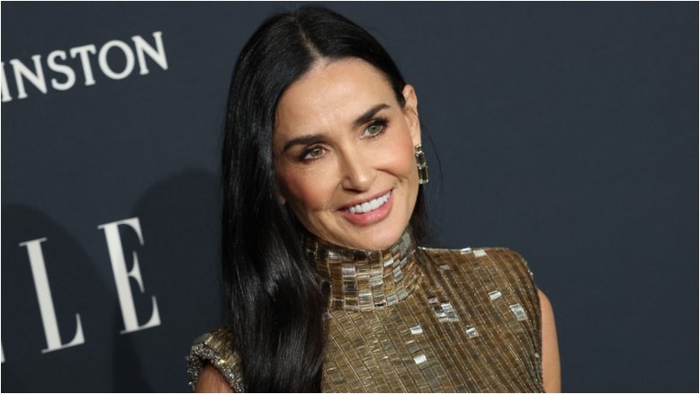 Demi Moore viraliza com cicatriz de lifting facial e mostra transformação