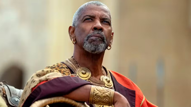 Denzel Washington revela que teve cena de beijo com outro homem cortada de 'Gladiador 2'