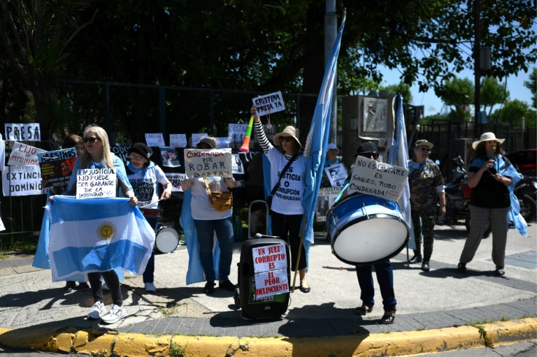 Tribunal argentino confirma condenação da ex-presidente Kirchner por administração fraudulenta