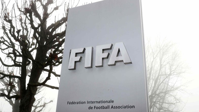 Logo da Fifa na sede da entidade em Zurique 18/11/2020