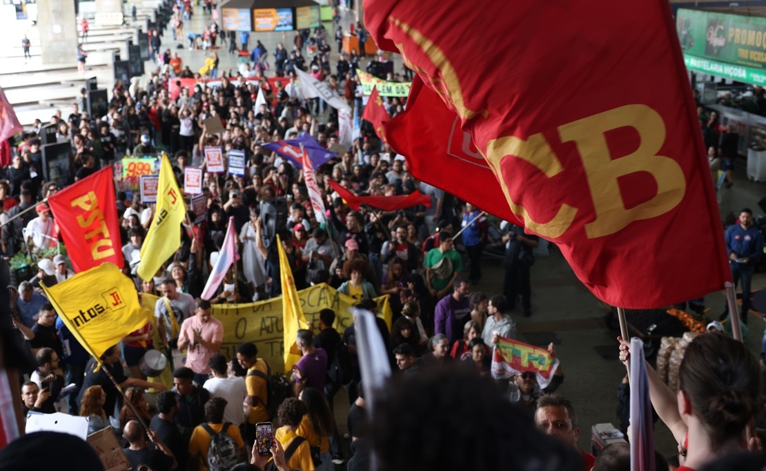 Em protestos pelo país, manifestantes pedem fim da escala de trabalho 6x1