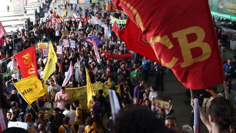 Em protestos pelo país, manifestantes pedem fim da escala de trabalho 6x1