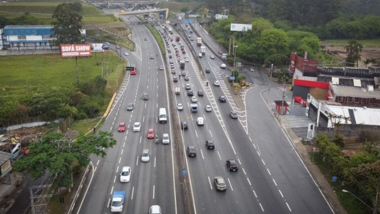 Sob protestos, Nova Raposo Tavares é leiloada por R$ 2,1 bi; veja o que muda na rodovia