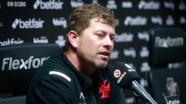Rafael Paiva não é mais técnico do Vasco