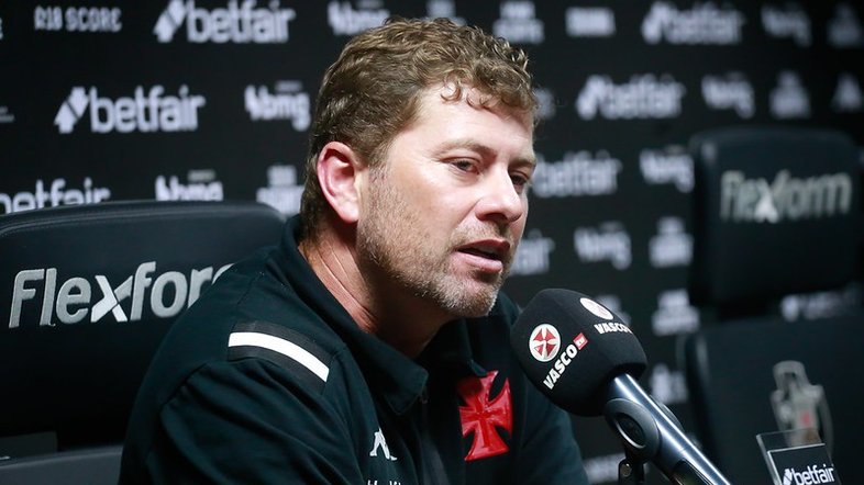 Rafael Paiva não é mais técnico do Vasco