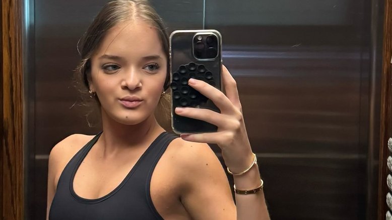 Bastante ativa nas redes sociais, Rafaella compartilhou uma foto pós academia com os seguidores