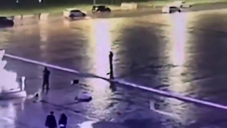 Vídeo: veja o momento em que homem ataca prédio do STF e morre após explosões