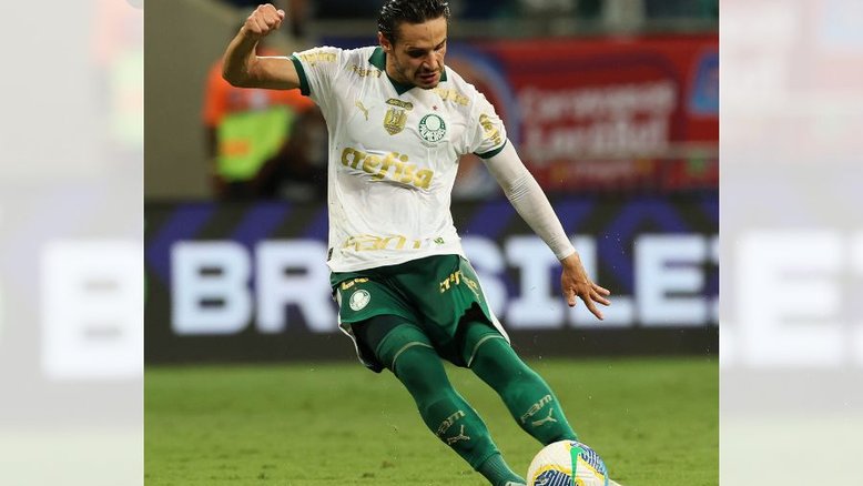 Palmeiras arranca vitória suada sobre o Bahia nos acréscimos e pressiona o Botafogo