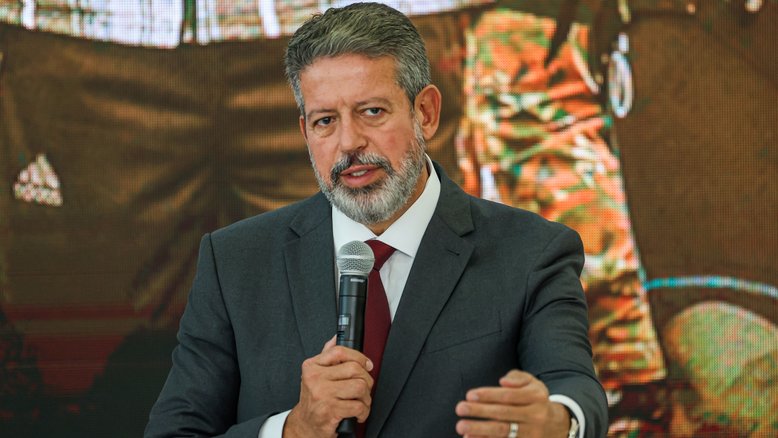 Lira diz que prestará esclarecimentos a Dino sobre emendas