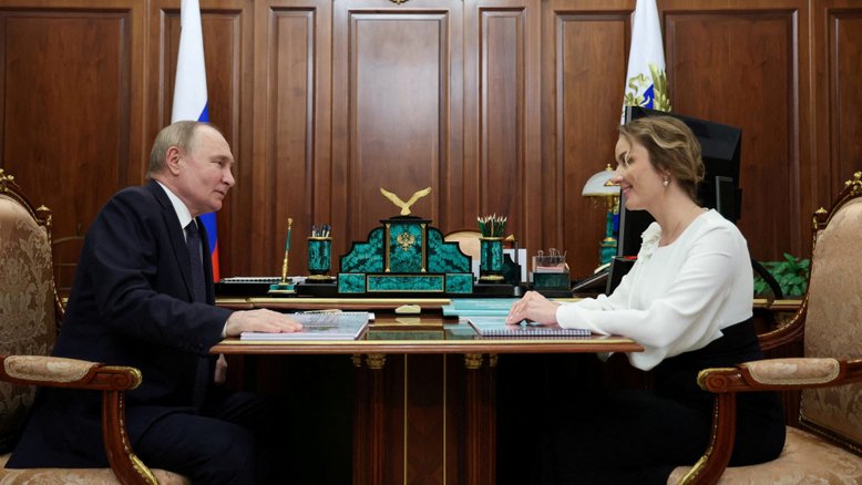 Putin deportou crianças ucranianas e as colocou em famílias russas, diz pesquisa