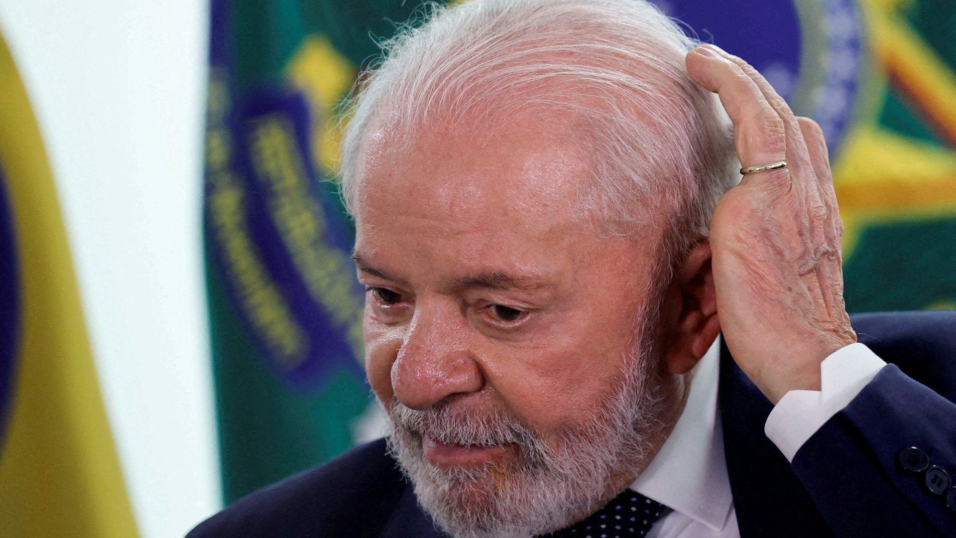 Saúde de Lula: Cirurgia de Emergência Gera Incertezas sobre Reeleição e Futuro da Esquerda em 2026