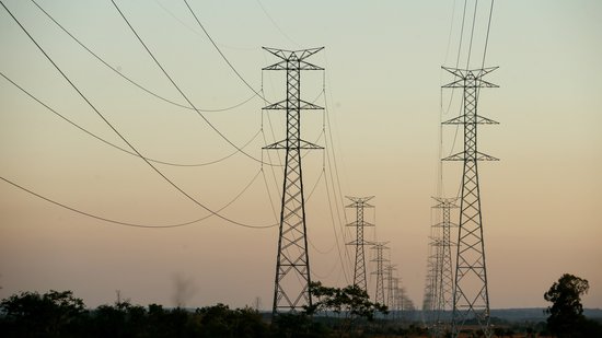 Linhas de transmissão de energia