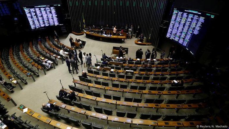 Câmara aprova regulamentação da reforma tributária sobre consumo