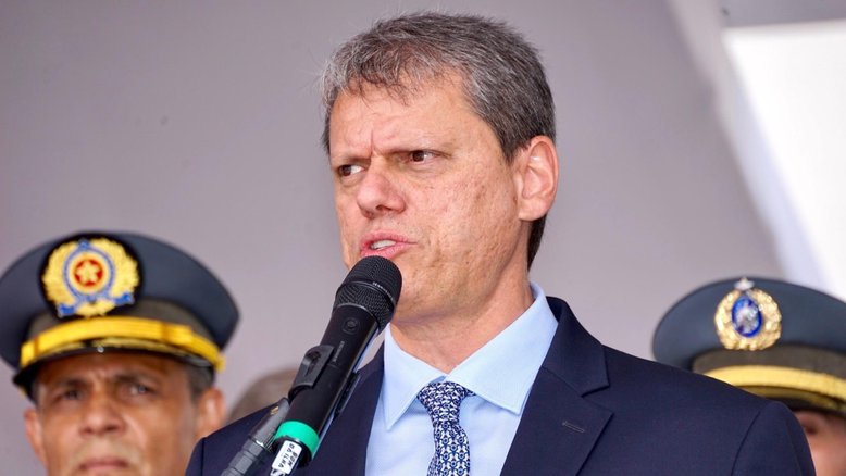 Em formatura de PMs, Tarcísio e Derrite discursam por 'legalidade' após sequência de abusos