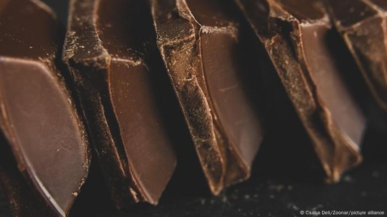 Comer chocolate amargo 5 vezes por semana pode reduzir risco de diabetes tipo 2, diz estudo