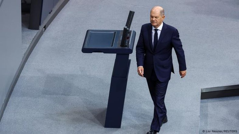 Parlamento alemão decide hoje sobre fim do governo Scholz