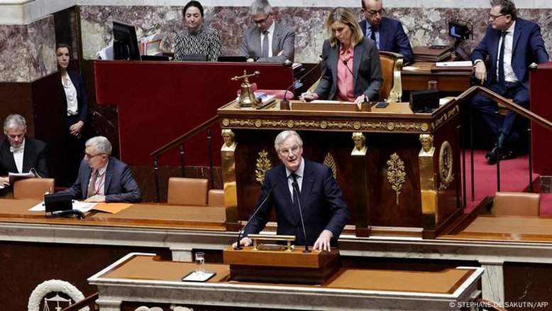 Parlamentares franceses se articulam para derrubar premiê