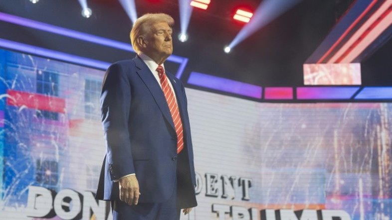 Trump promete 'deter a loucura transgênero' em seu primeiro dia de governo