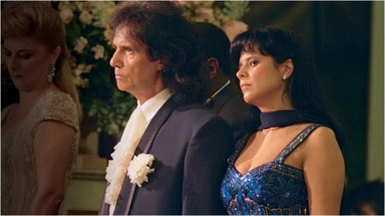 Roberto Carlos lembra 25 anos da morte da esposa: ‘Grande amor'