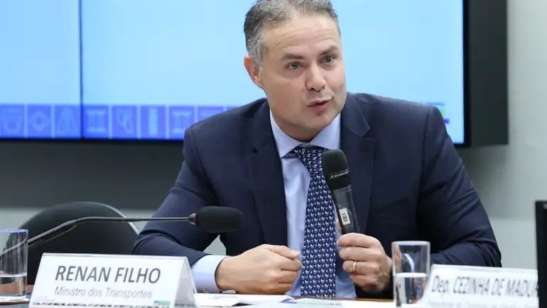 Ministro anuncia decreto emergencial e diz que ponte será reconstruída até 2025