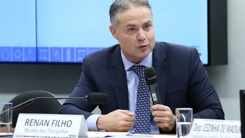 Ministro anuncia decreto emergencial e diz que ponte será reconstruída até 2025