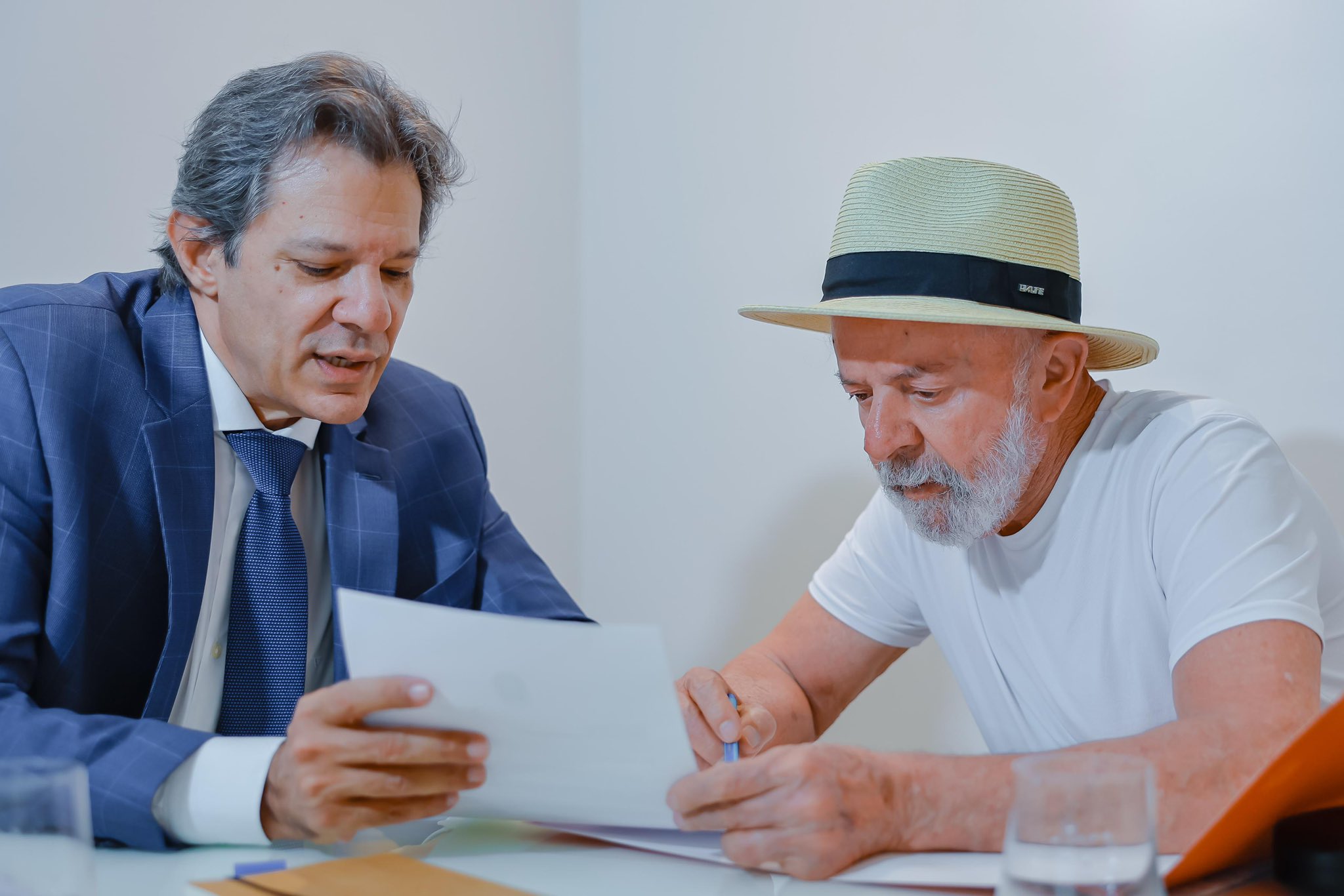 'Me surpreendi com a disposição do presidente', diz Haddad após conversa com Lula