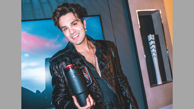 Luan Santana celebra 15 anos de 'Meteoro' com lançamento de copos personalizados