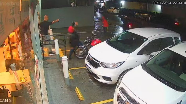 Ministério Público pede prisão de PM que executou homem negro pelas costas em frente a mercado em SP