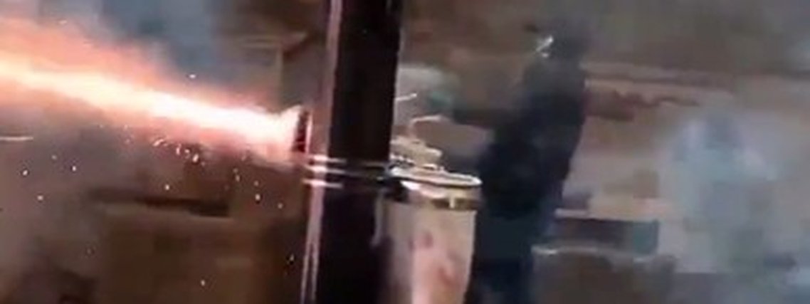 Manifestantes usam fogos de artifícios contra polícia na Geórgia; veja vídeo