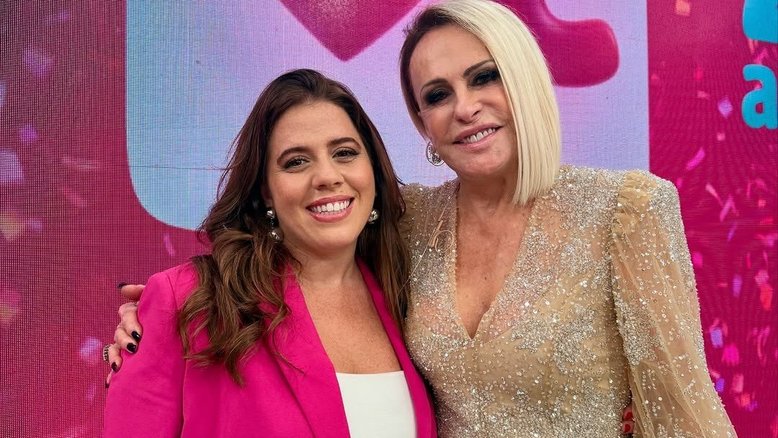 Apresentadoras estavam comentando sobre a premiação Melhores do Ano