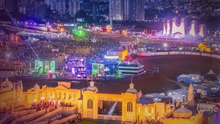 The Town 2025 começa sob garoa fina e com multidão da Geração Z