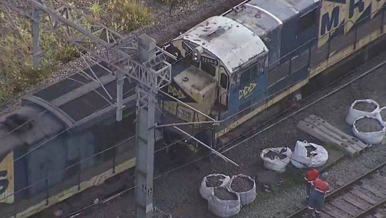 Trem descarrila em SP e afeta linha 11-Coral da CPTM e 3-Vermelha do Metrô