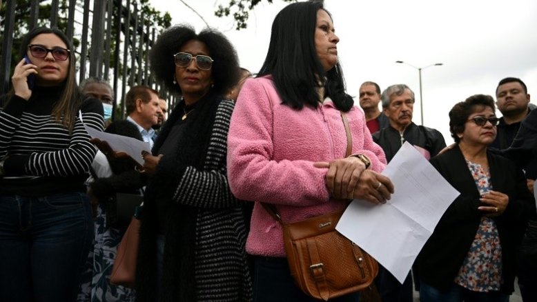 Colômbia envia aviões aos EUA para transportar deportados após atrito com Trump