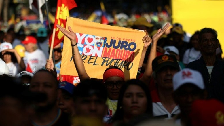 'Estamos prontos': Maduro assume questionado terceiro mandato na Venezuela